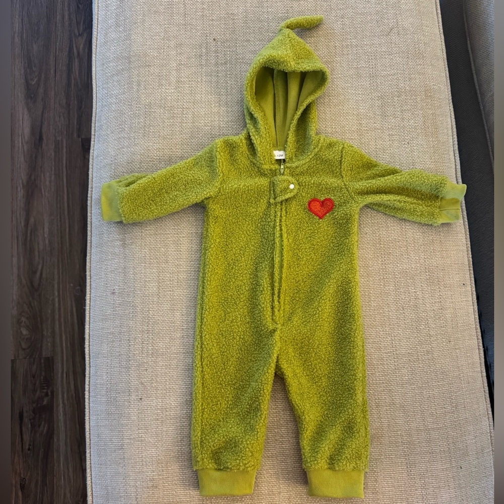Adorable Grinch Baby Onesie (6–12 Months